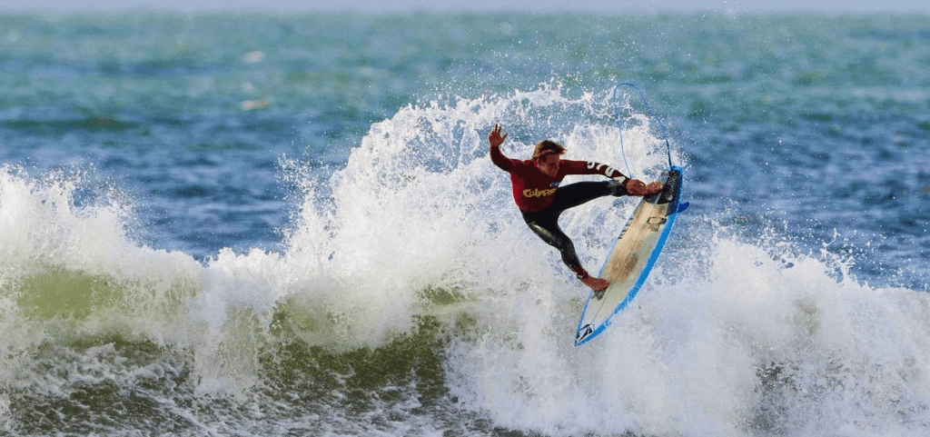 Top 9 de los destinos más locos para surfear olas grandes # 6 | Bayas cerebrales